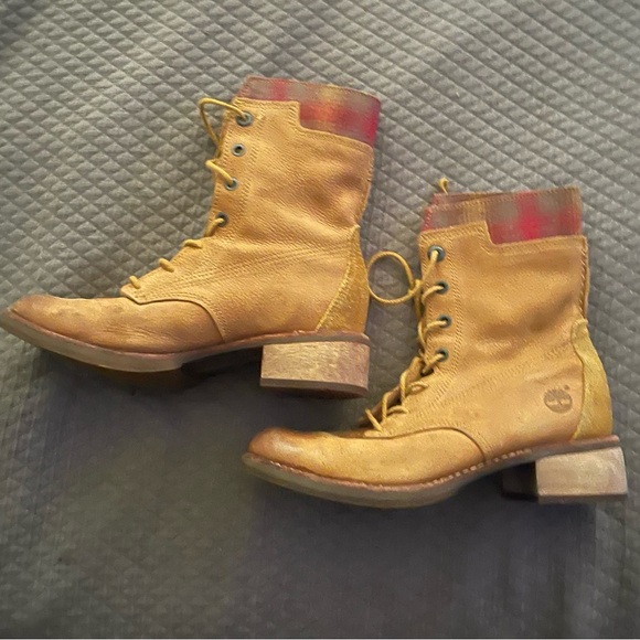 Timberland women’s lace up tan leather ankle boots size 6 NEVER WORN - Picture 3 of 3